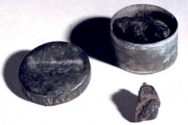 Tin Container & Wax